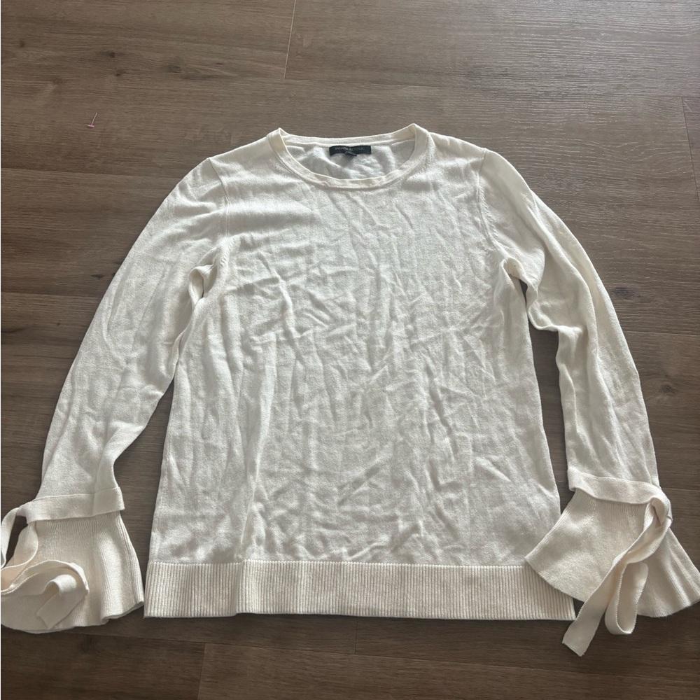 Large Banana Republic lightweight flared sleeve sweater